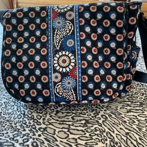 Large Vera Bradley messenger bag. large laptops